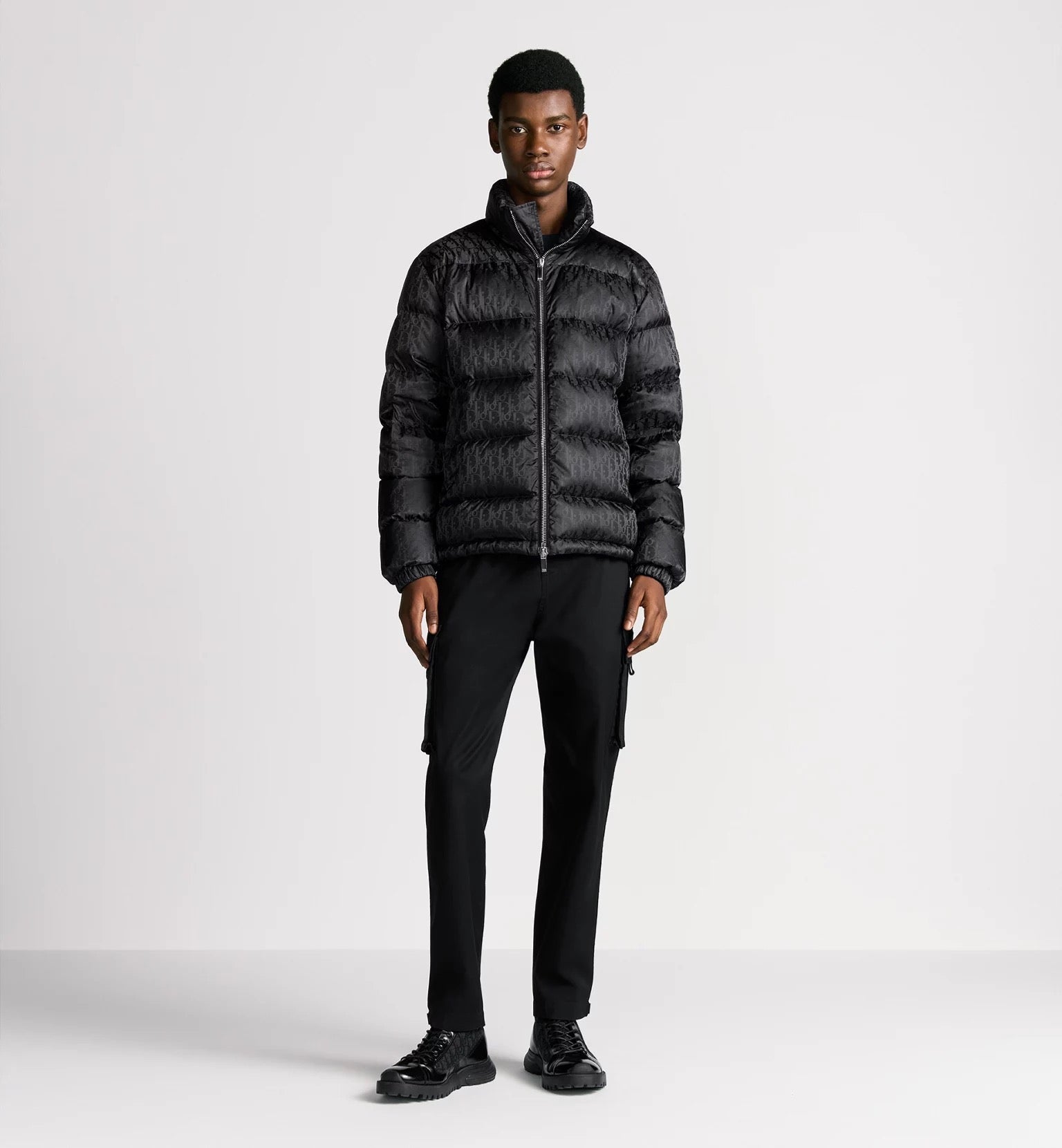 Eleganter Warmer 'D' Oblique Puffer Mantel Schwarz für Damen