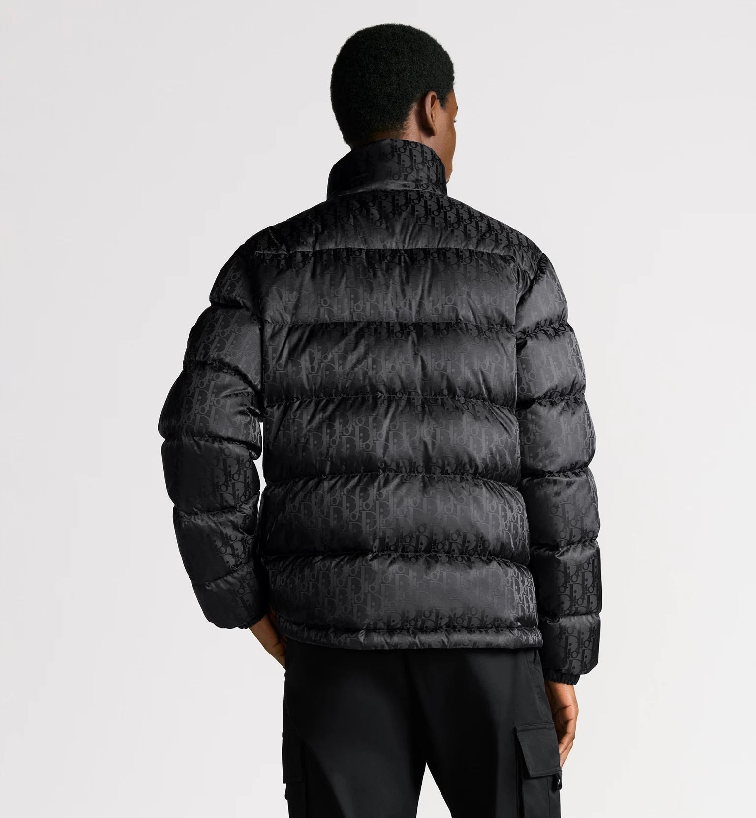 Eleganter Warmer 'D' Oblique Puffer Mantel Schwarz für Damen