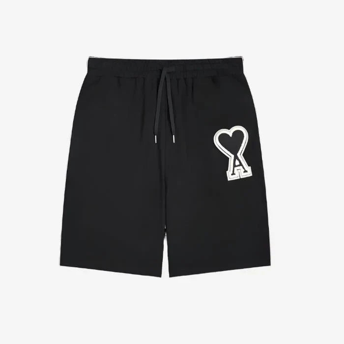 https://cdn.shopify.com/s/files/1/0901/0413/6028/files/ami-heart-shorts-939330.webp?v=1743324146