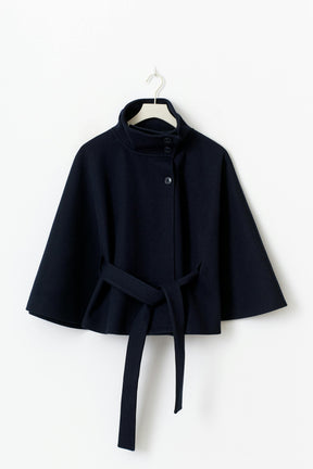 Stylische Cape-Jacke mit Bindegürtel und hohem Stehkragen