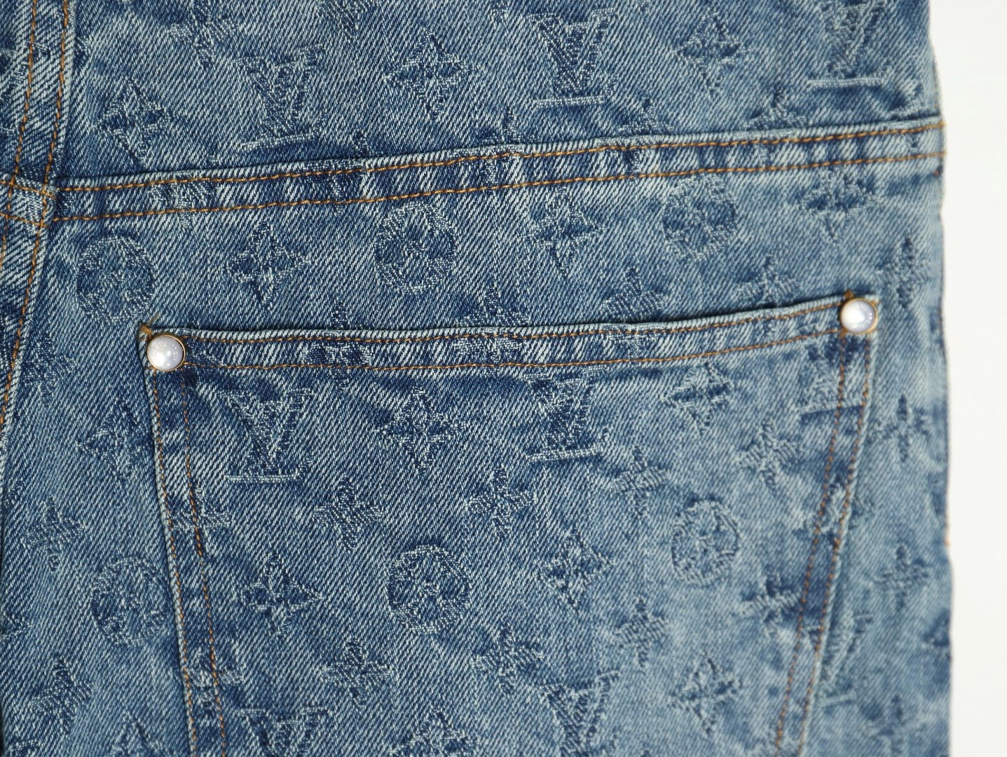 L Jeans