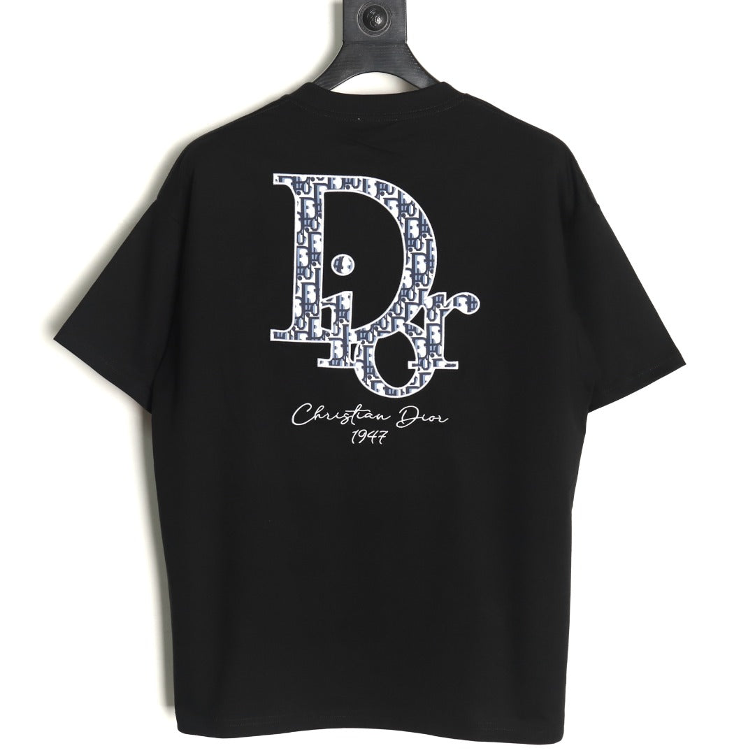 D T-Shirt