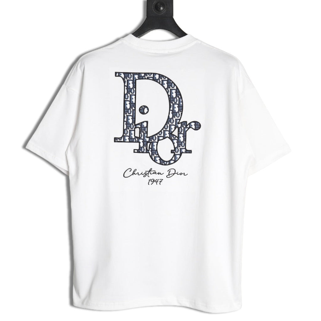 D T-Shirt