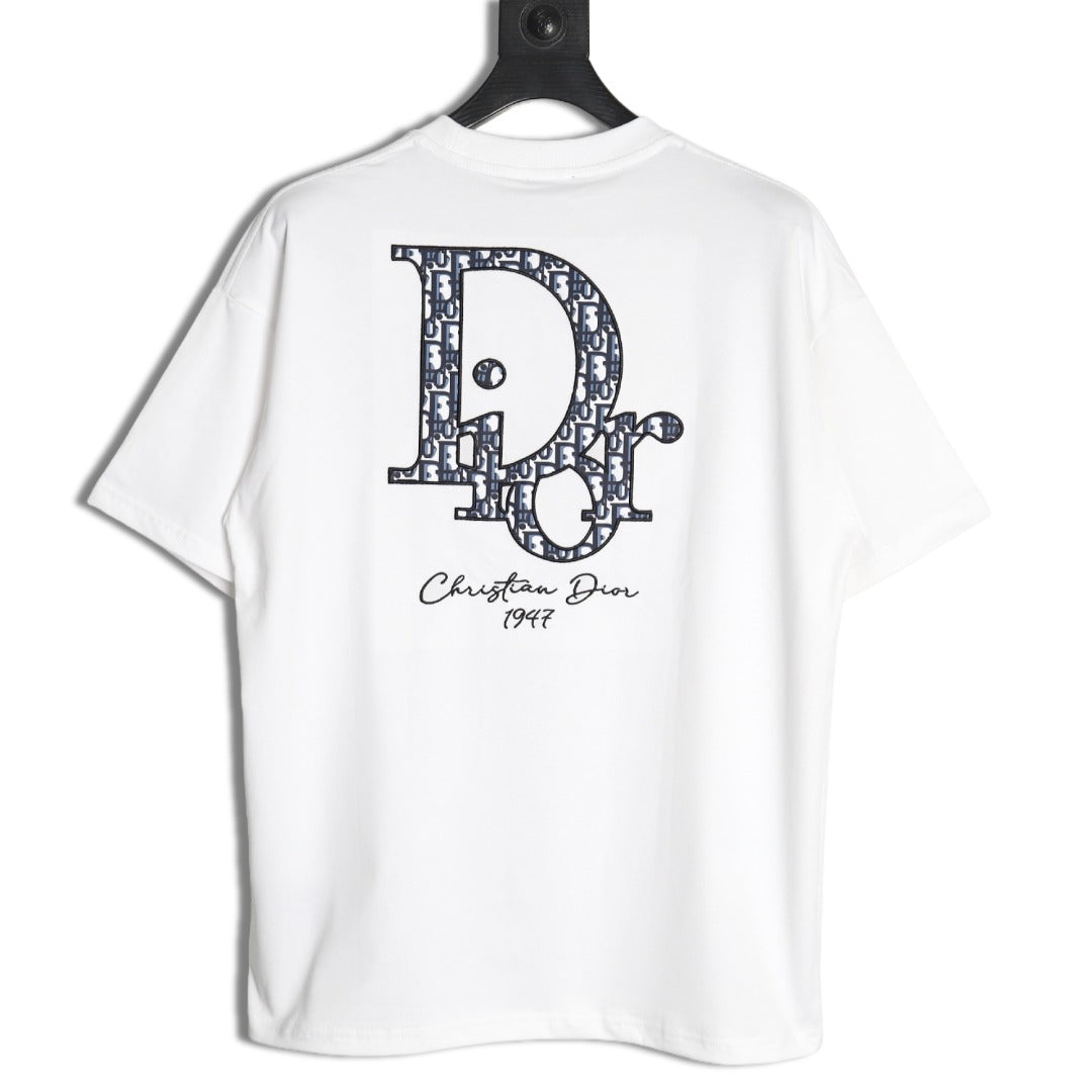 D T-Shirt