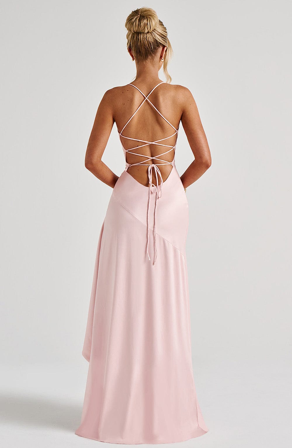 https://cdn.shopify.com/s/files/1/2060/7491/files/samira-maxi-dress-blush-dress-babyboo-fashion-32998637764671.jpg?v=1757594547