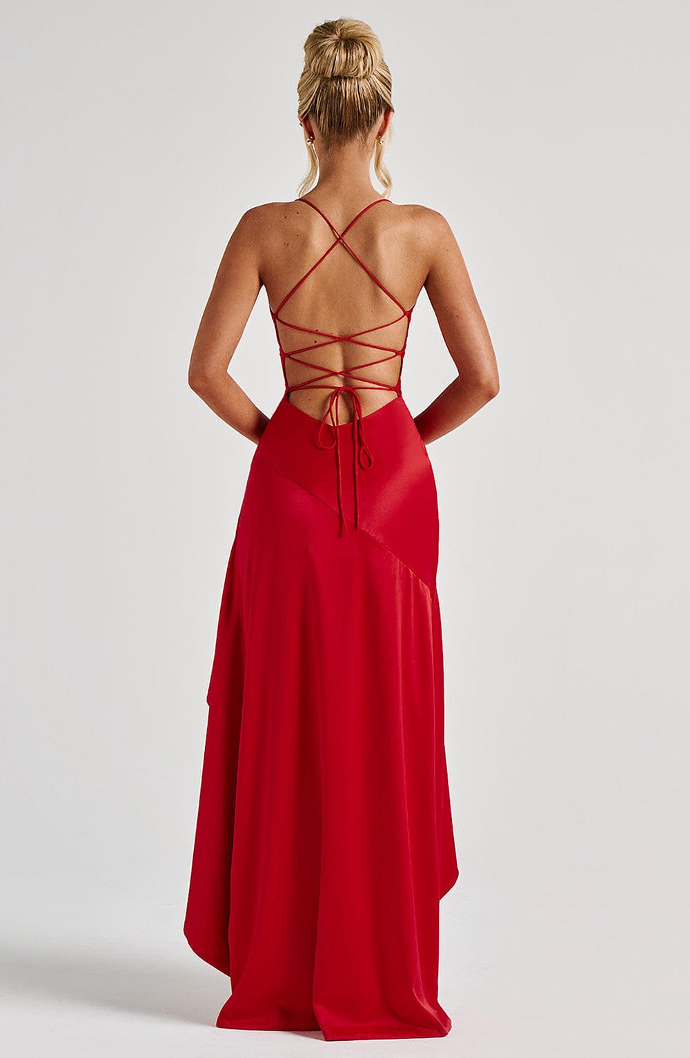 https://cdn.shopify.com/s/files/1/2060/7491/files/samira-maxi-dress-red-dress-babyboo-fashion-32998637305919.jpg?v=1757594542